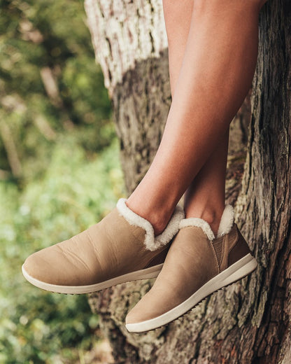 Tommy Bahama Trending - OluKai® Mālua Hulu Boots