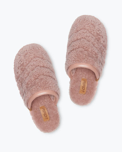 Tommy Bahama Smart Buy - OluKai® Pūpū Mua Fuzzy Slippers