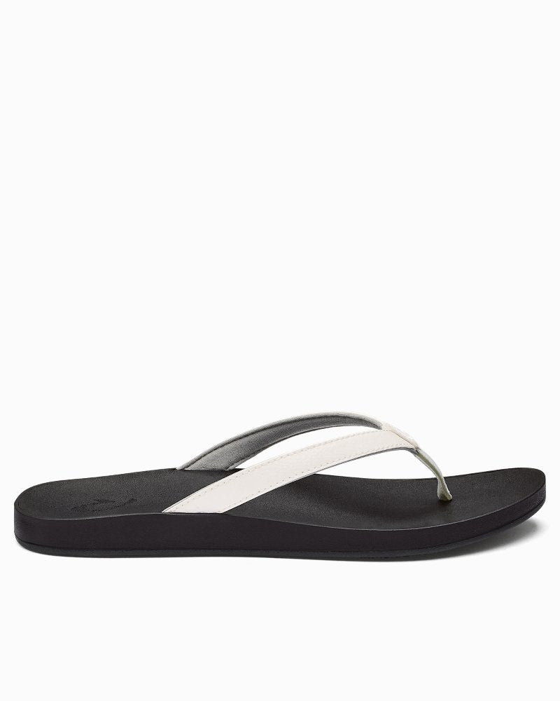 Tommy Bahama Exclusive - OluKai® Puawe Sandals