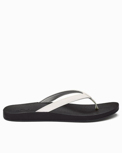 Tommy Bahama Exclusive - OluKai® Puawe Sandals