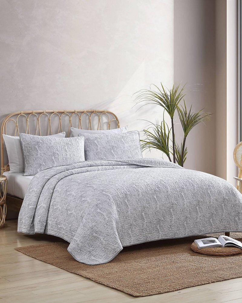 Tommy Bahama Latest - Water Leaves 3-Piece Full/Queen Quilt Set