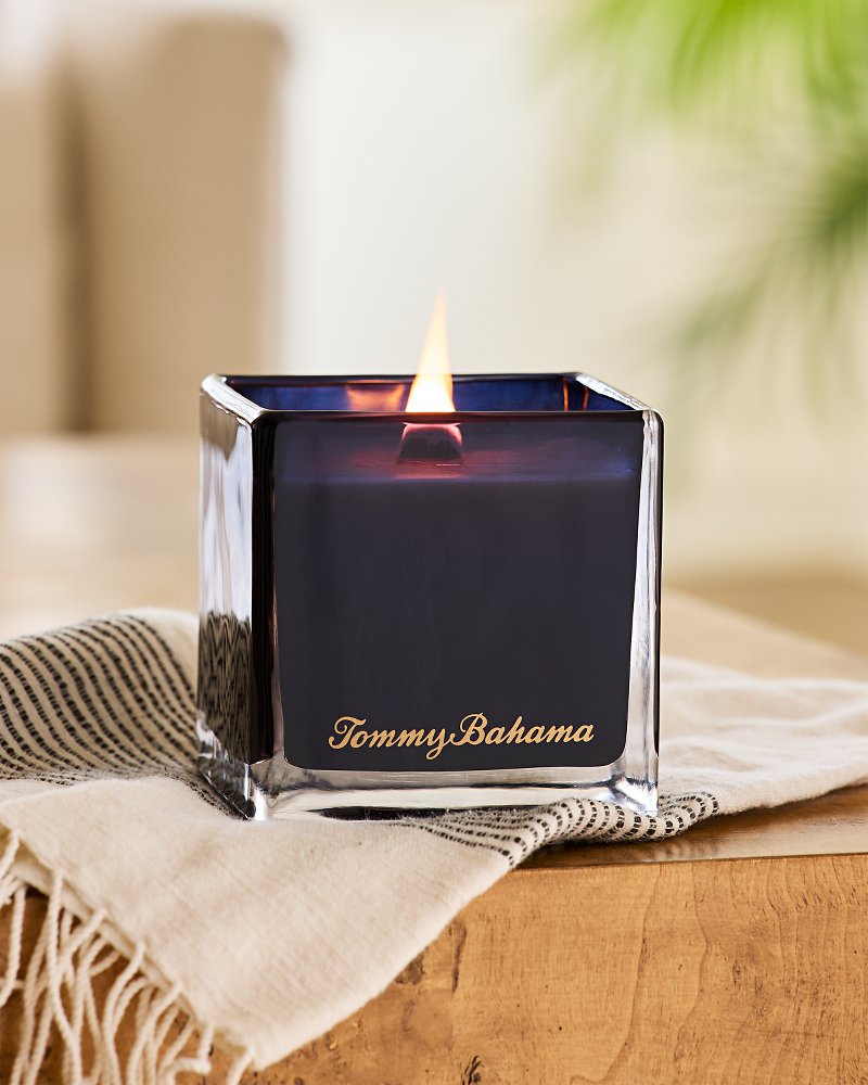 Tommy Bahama Quality - Island Blend 17.5-oz. Boxed Glass Candle
